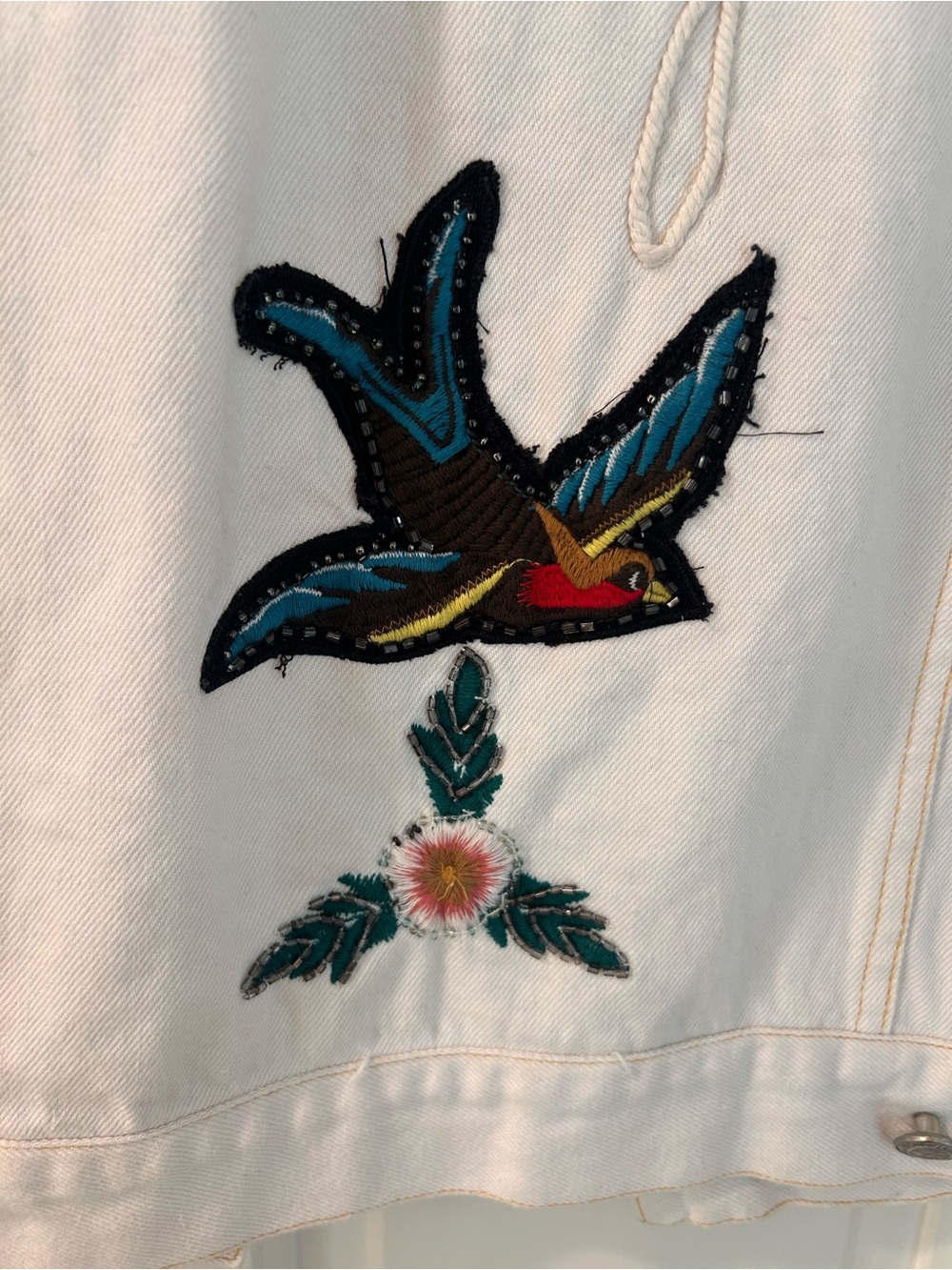 ZARA Embroidered White Denim Jacket with Bird & Floral Motif - Picture 10 of 10